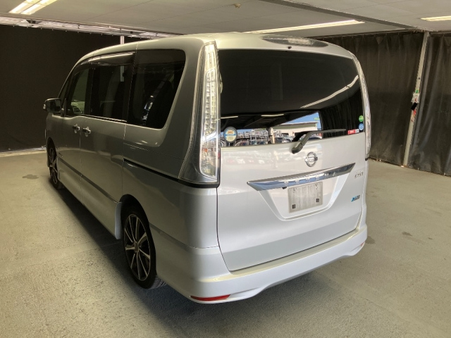 NISSAN SERENA 2012