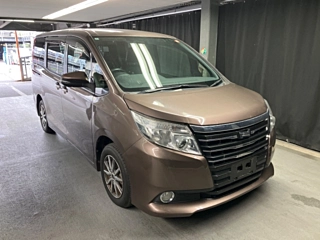 TOYOTA NOAH 2016
