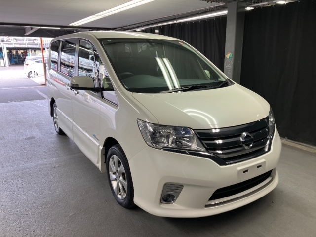 NISSAN SERENA 2013
