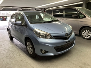 TOYOTA VITZ 2012