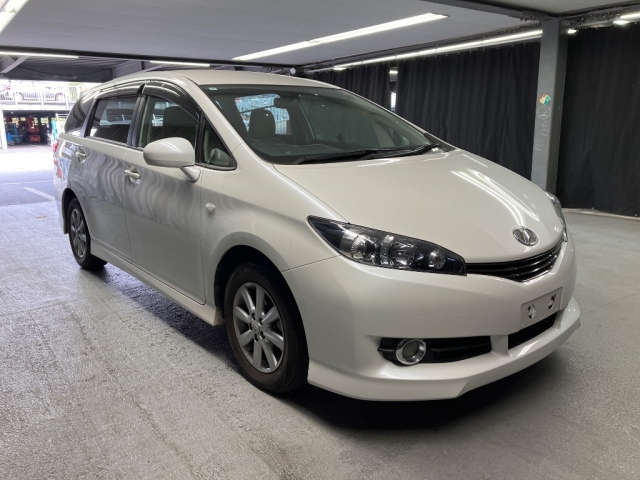 TOYOTA WISH 2009