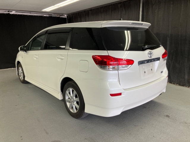 TOYOTA WISH 2009