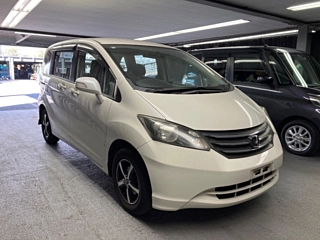 HONDA FREED 2009