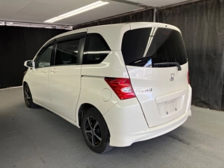 HONDA FREED 2009