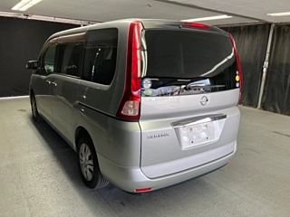 NISSAN SERENA 2010