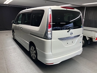 NISSAN SERENA 2011