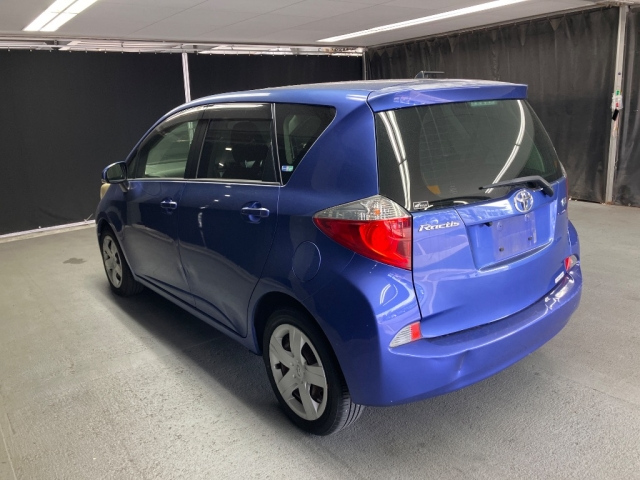TOYOTA RACTIS 2013