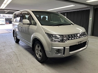 MITSUBISHI DELICA D5 2016