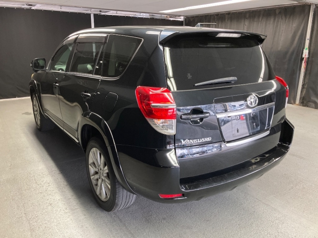 TOYOTA VANGUARD 2011