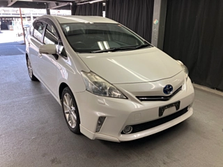 TOYOTA PRIUS ALPHA 2012