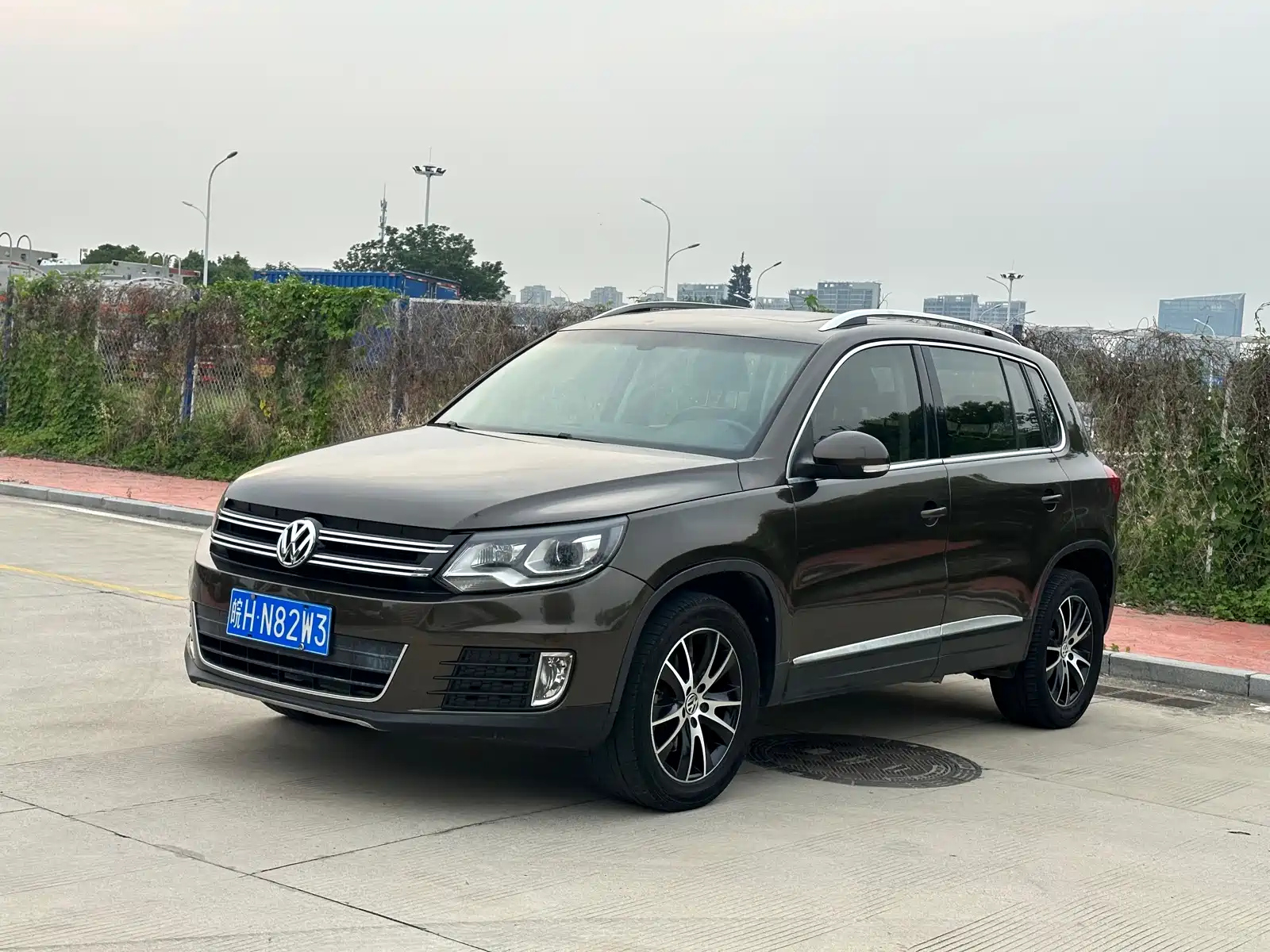 VOLKSWAGEN TIGUAN 2015