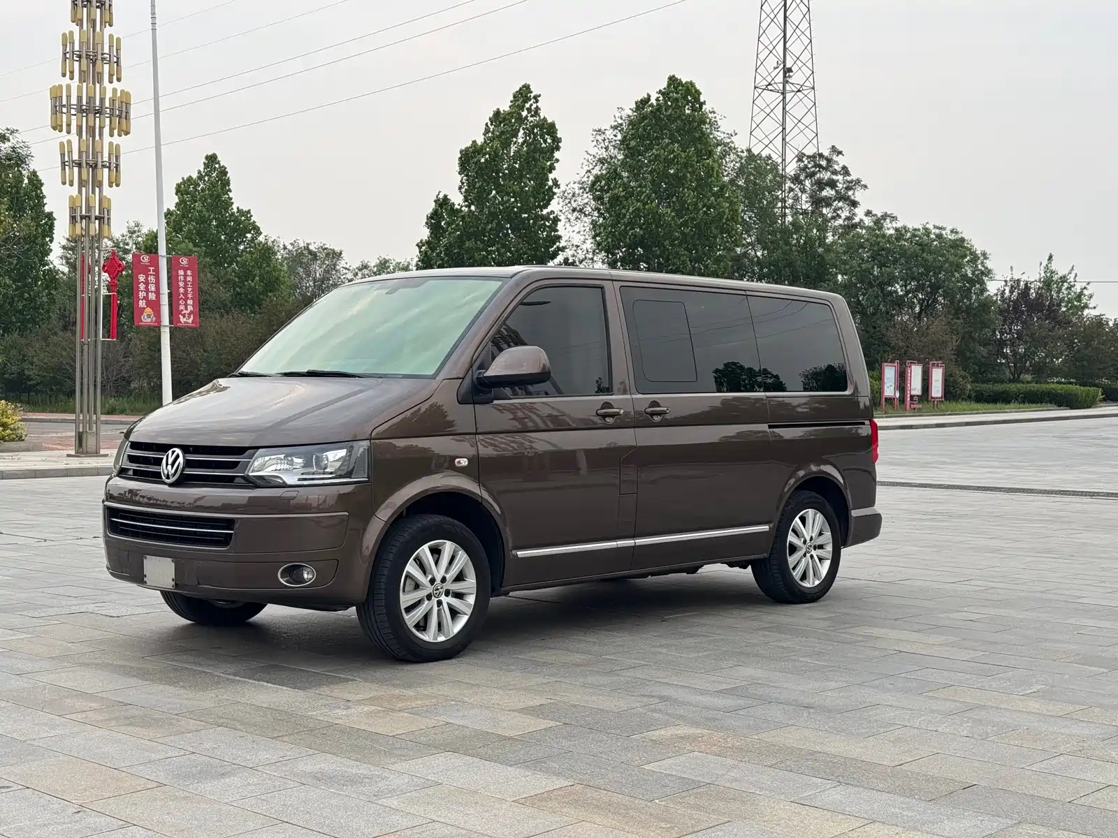 VOLKSWAGEN MULTIVAN 2012