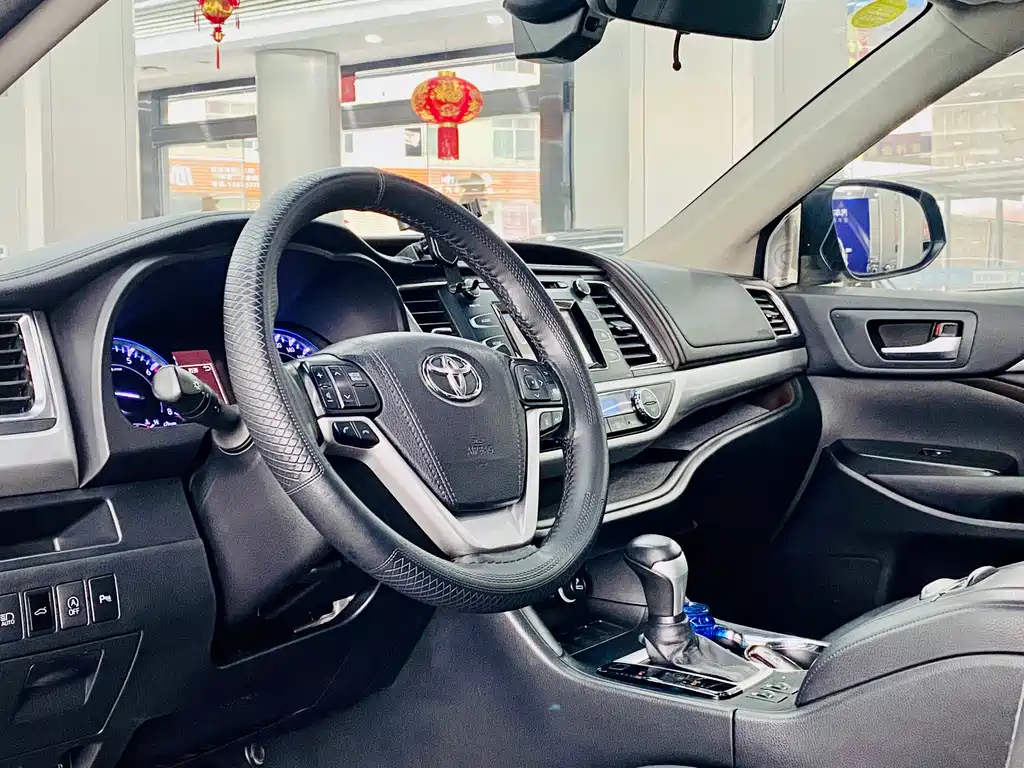 TOYOTA HIGHLANDER 2019