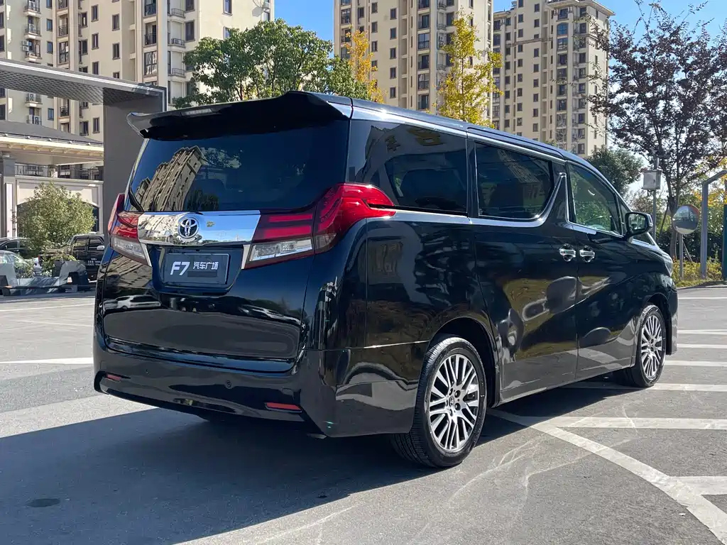 TOYOTA ALPHARD 2018