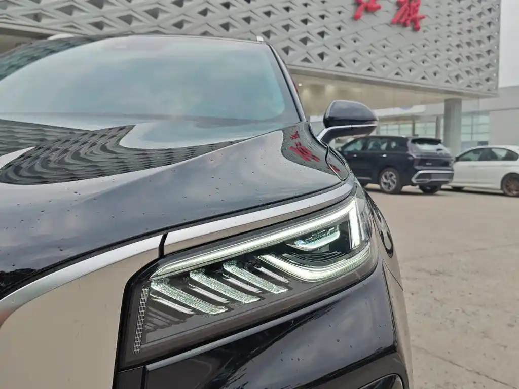 HONGQI HS5 2023