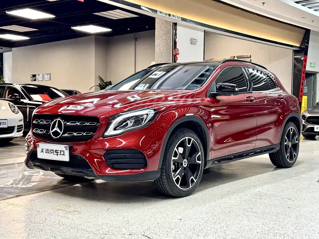 MERCEDES BENZ GLA 2018