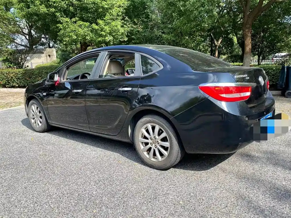 BUICK EXCELLE 2011