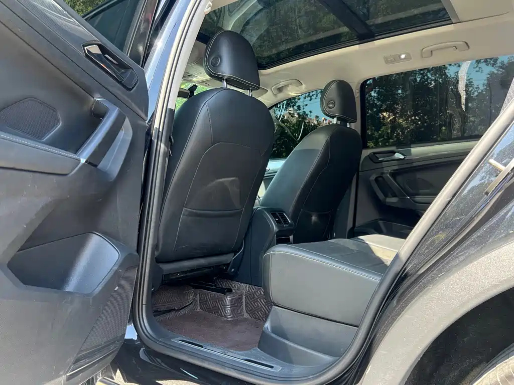 VOLKSWAGEN TIGUAN L 2021