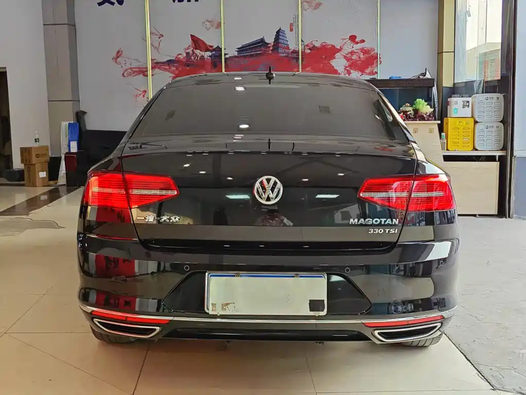 VOLKSWAGEN MAGOTAN 2019