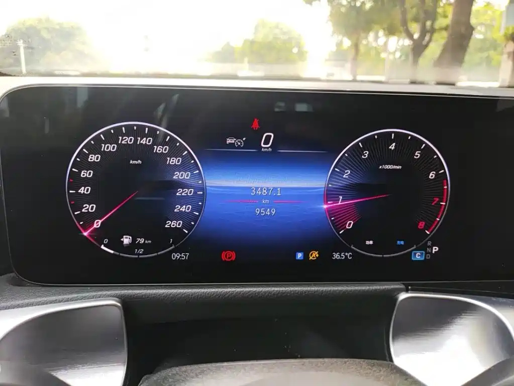 MERCEDES BENZ GLB 2024