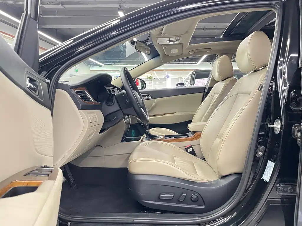 HYUNDAI MISTRA 2014