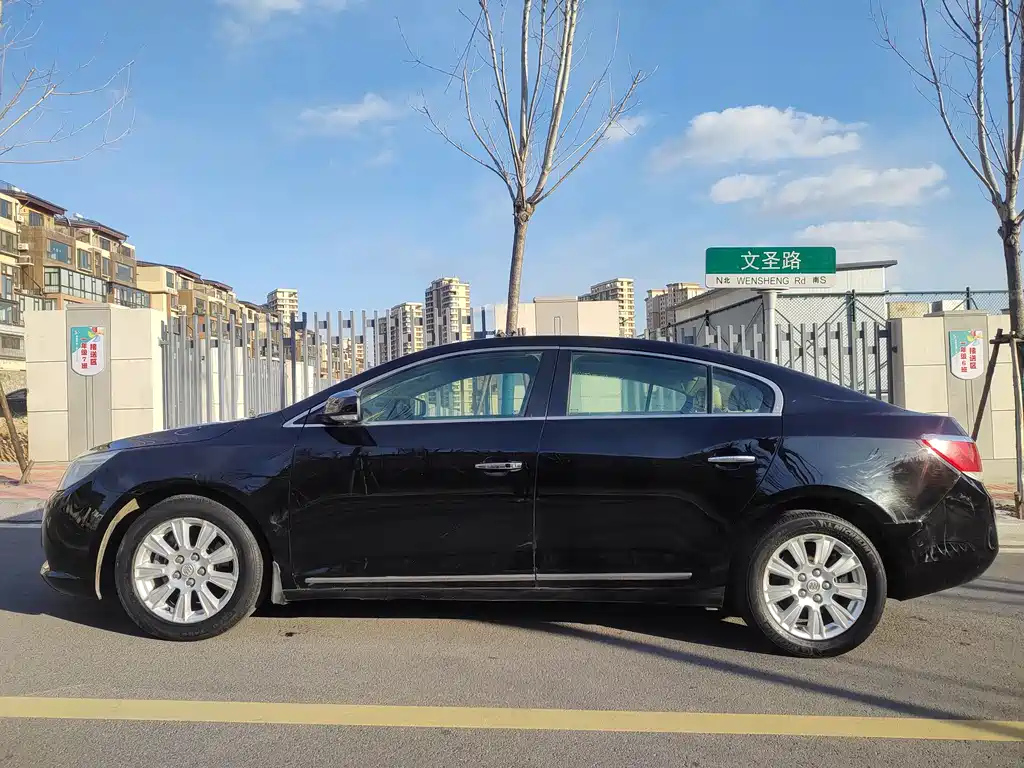 BUICK LACROSSE 2010