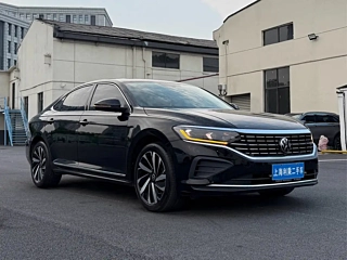 VOLKSWAGEN PASSAT 2024