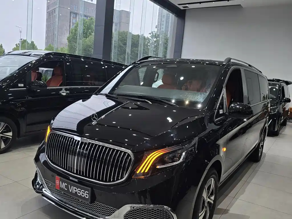 MERCEDES BENZ VITO 2024