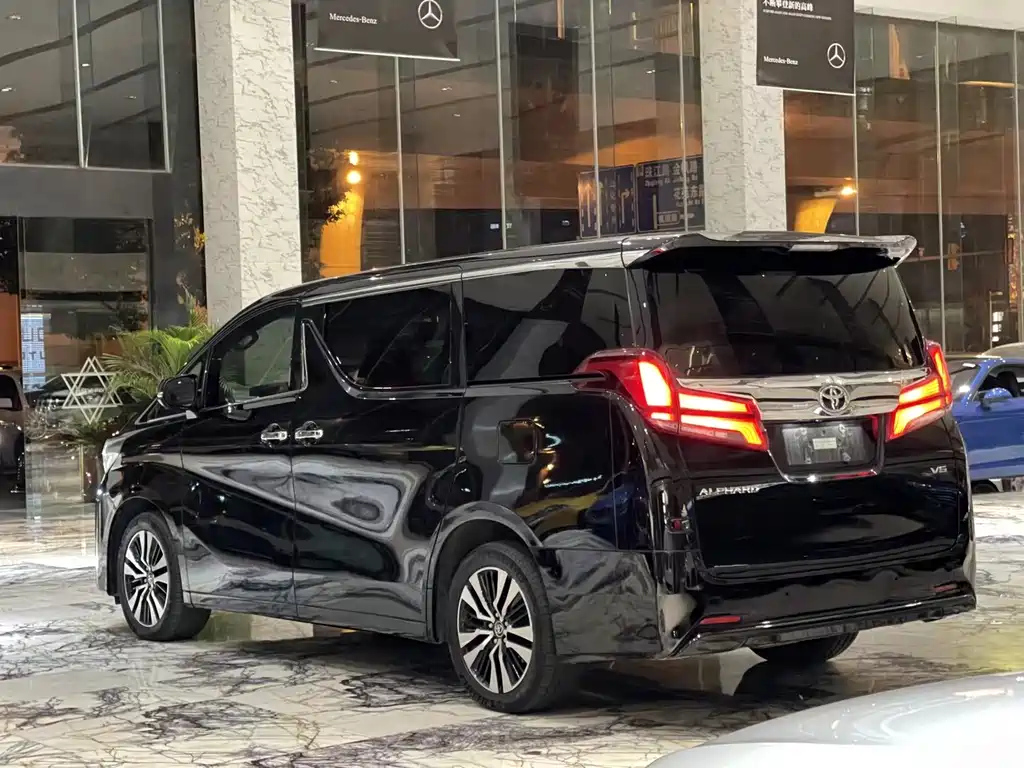 TOYOTA ALPHARD 2018