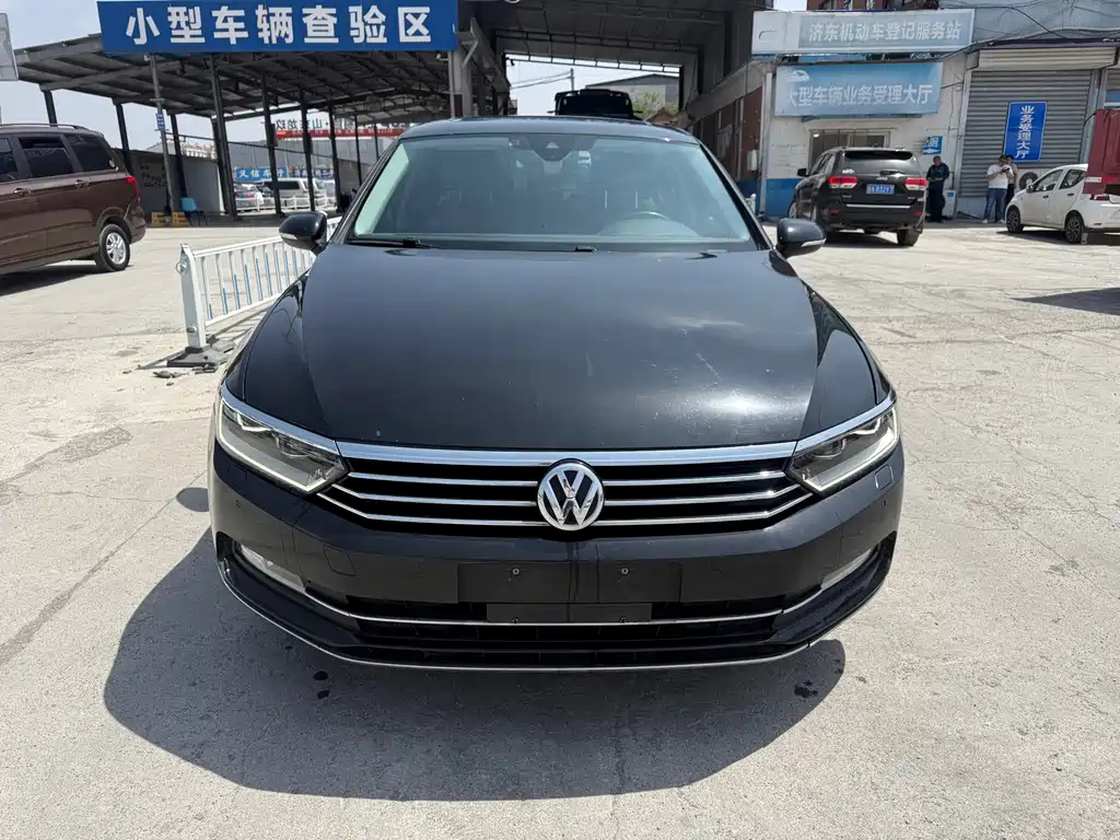 VOLKSWAGEN MAGOTAN 2017