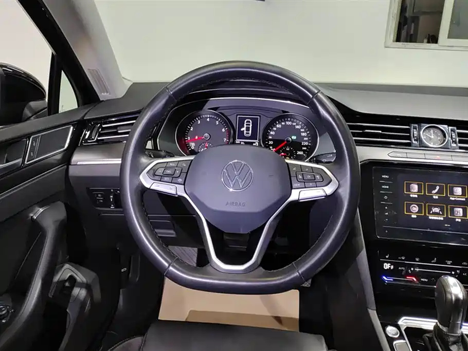 VOLKSWAGEN MAGOTAN 2020