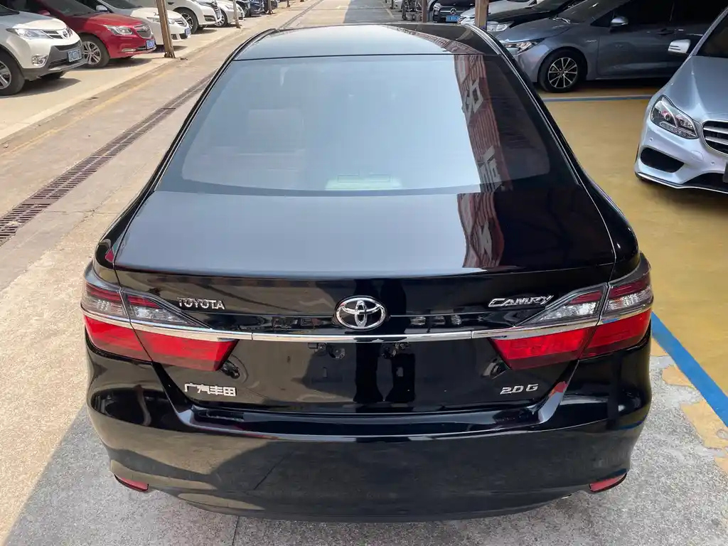 TOYOTA CAMRY 2015