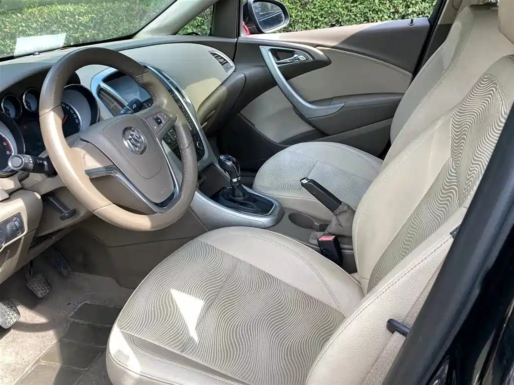 BUICK EXCELLE 2011