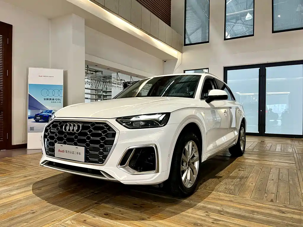 AUDI Q5L 2022