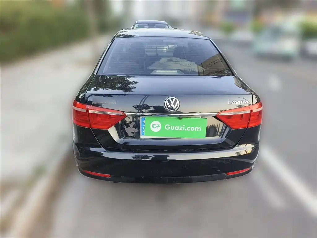 VOLKSWAGEN LAVIDA 2013