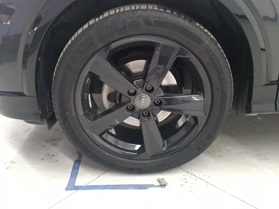 AUDI Q2L 2018