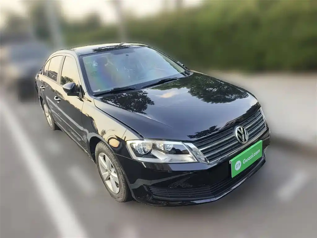 VOLKSWAGEN LAVIDA 2013
