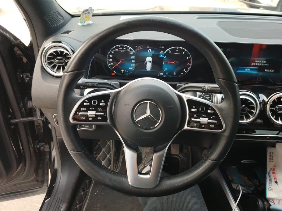 MERCEDES BENZ GLB 2023