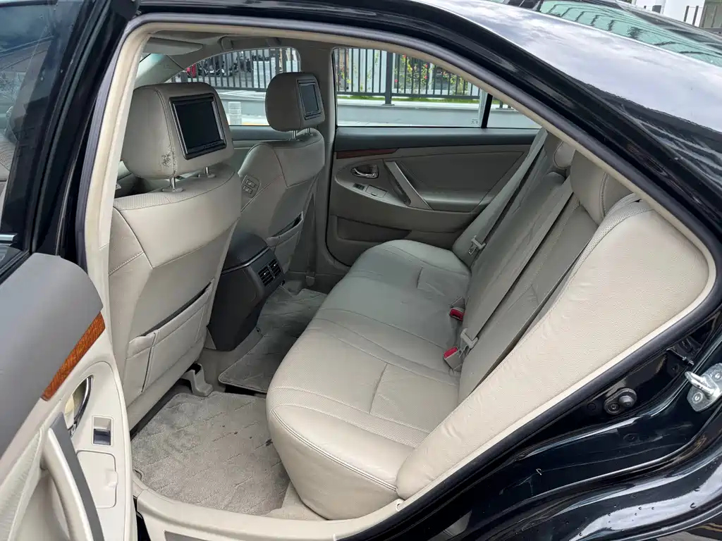 TOYOTA CAMRY 2011