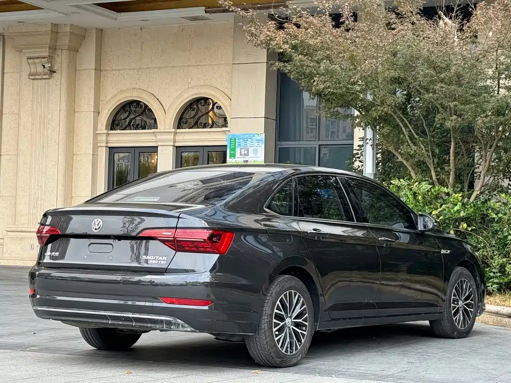 VOLKSWAGEN SAGITAR 2020