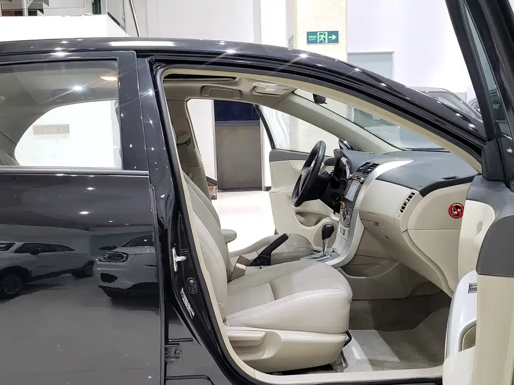 TOYOTA COROLLA 2013