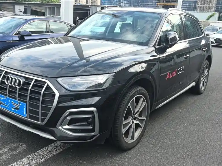 AUDI Q5L 2022