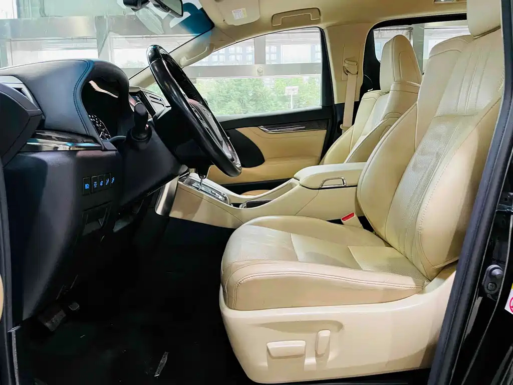 TOYOTA ALPHARD 2018
