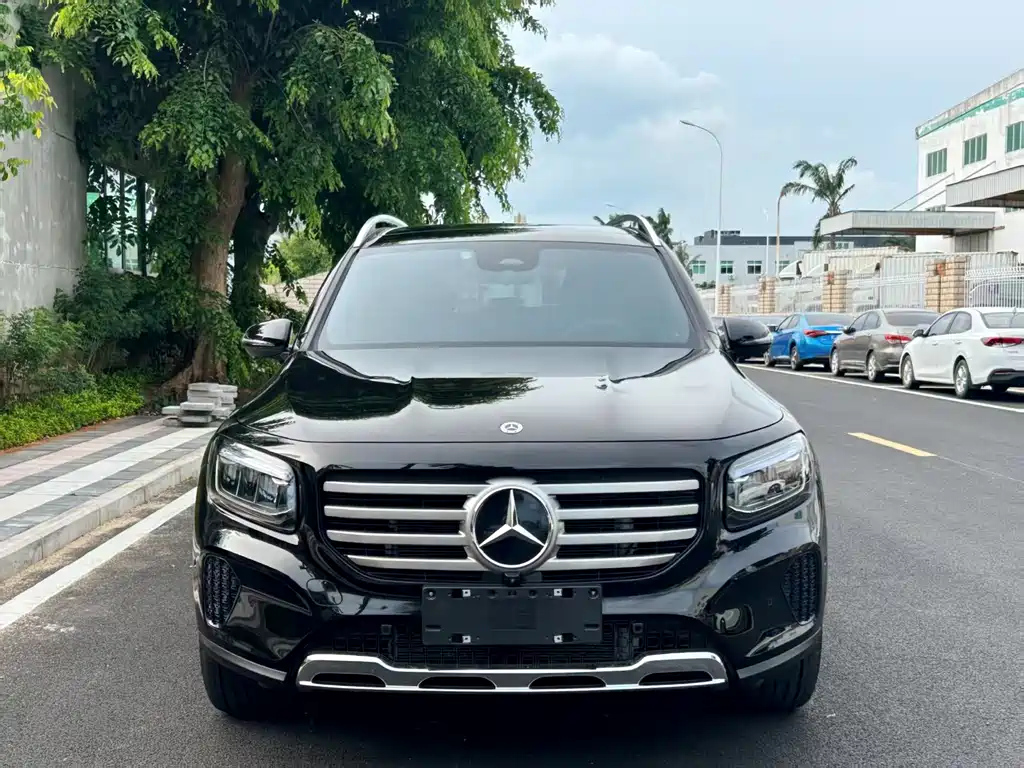 MERCEDES BENZ GLB 2024
