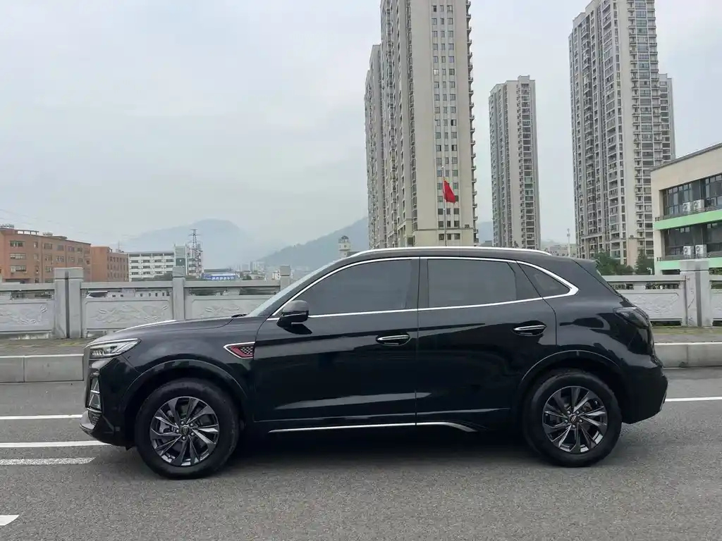 HONGQI HS5 2023