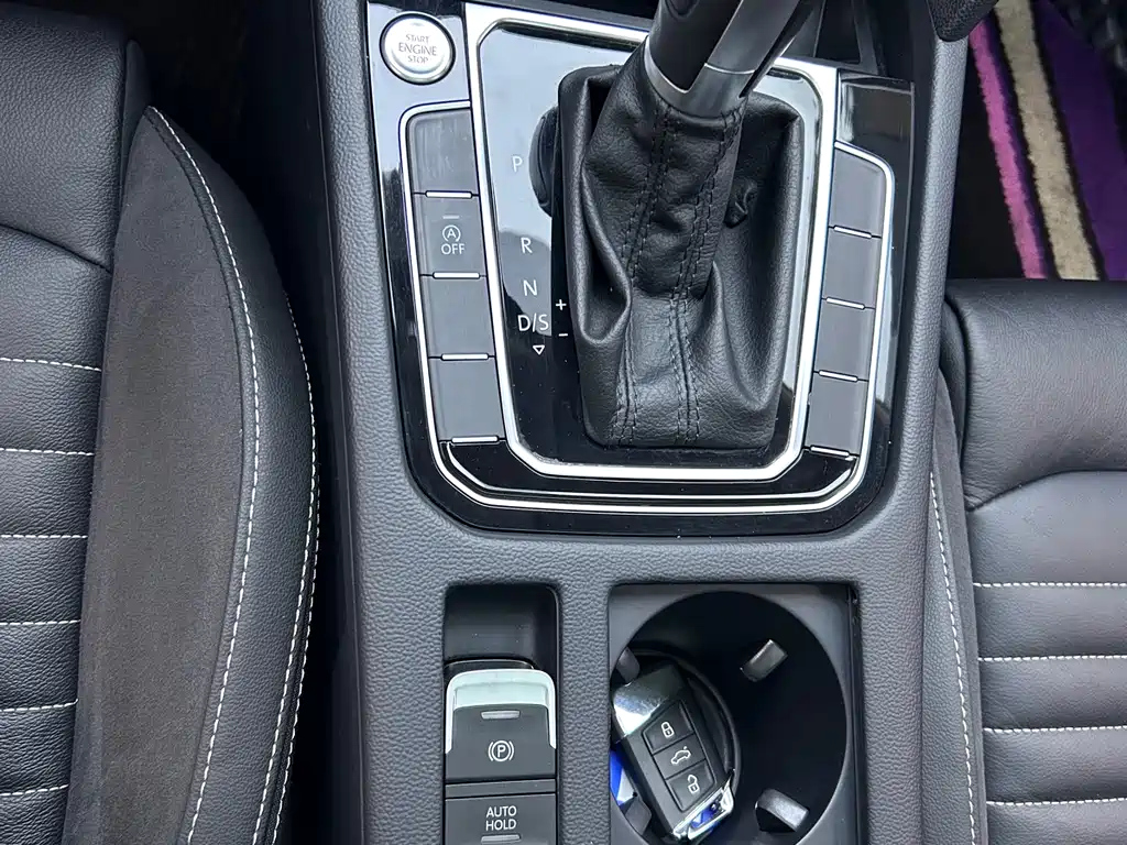 VOLKSWAGEN MAGOTAN 2020