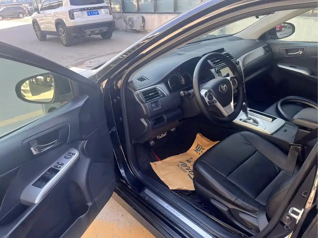 TOYOTA CAMRY 2014
