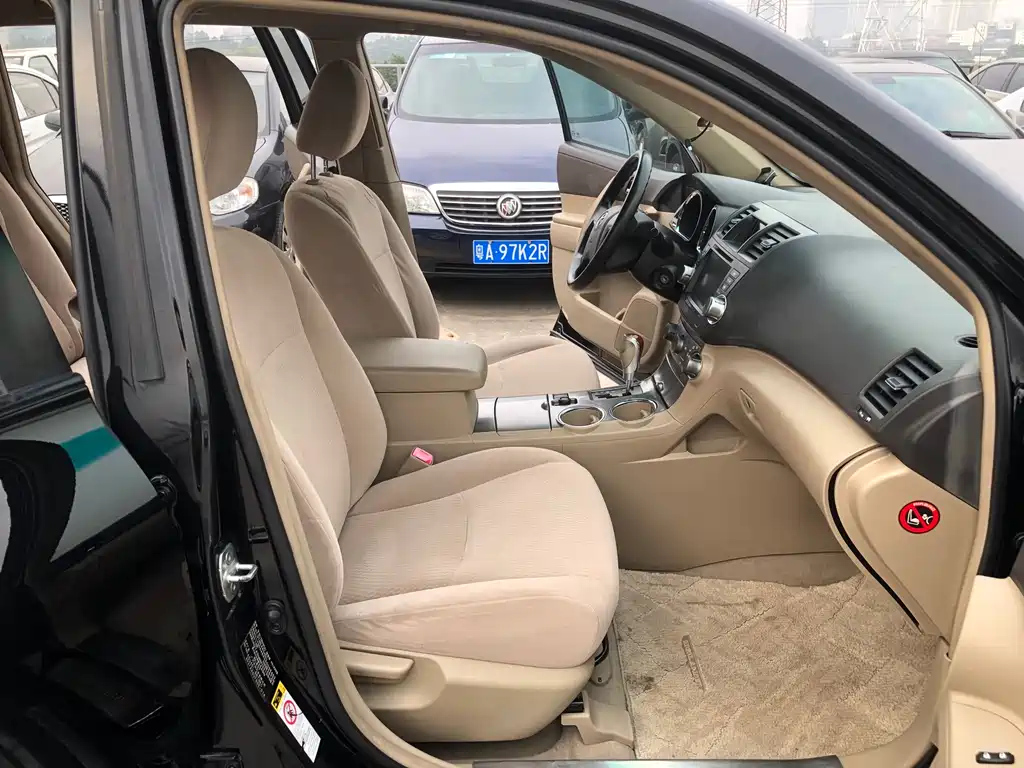 TOYOTA HIGHLANDER 2010