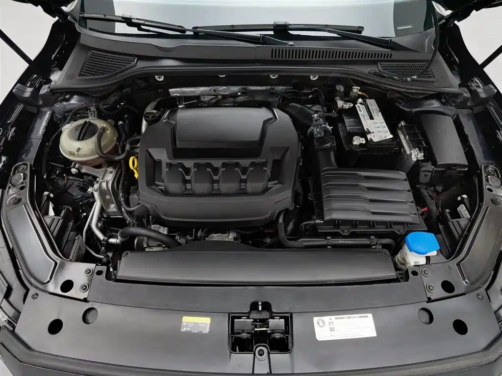 VOLKSWAGEN PASSAT 2023