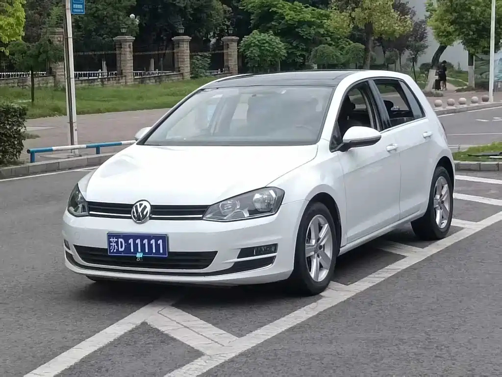 VOLKSWAGEN GOLF 2016